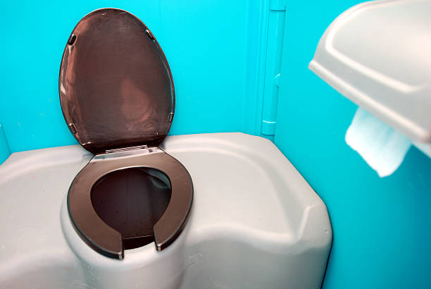 Porta potty delivery and setup in Cortland, IL